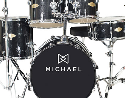 Bateria Acústica Michael Classic Pro DM841 BKS com bumbo de 18” – Preto Sparkle