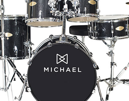 Bateria Acústica Michael Classic Pro DM842 BKS com bumbo de 20” - Preta Sparkle